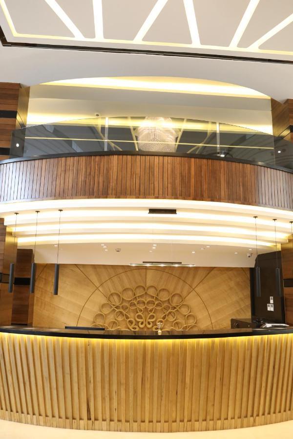فندق صحارى الخليج Sahara Gulf Hotel Apartments Амман Экстерьер фото